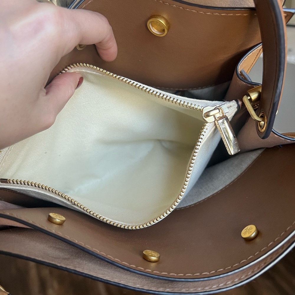 EUC Tory Burch Tan and Brown Lee Radziwill Small Double Bag Tiramisu Color - Picture 7 of 15
